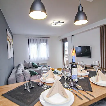 Darija Lux Nina 즐라티보